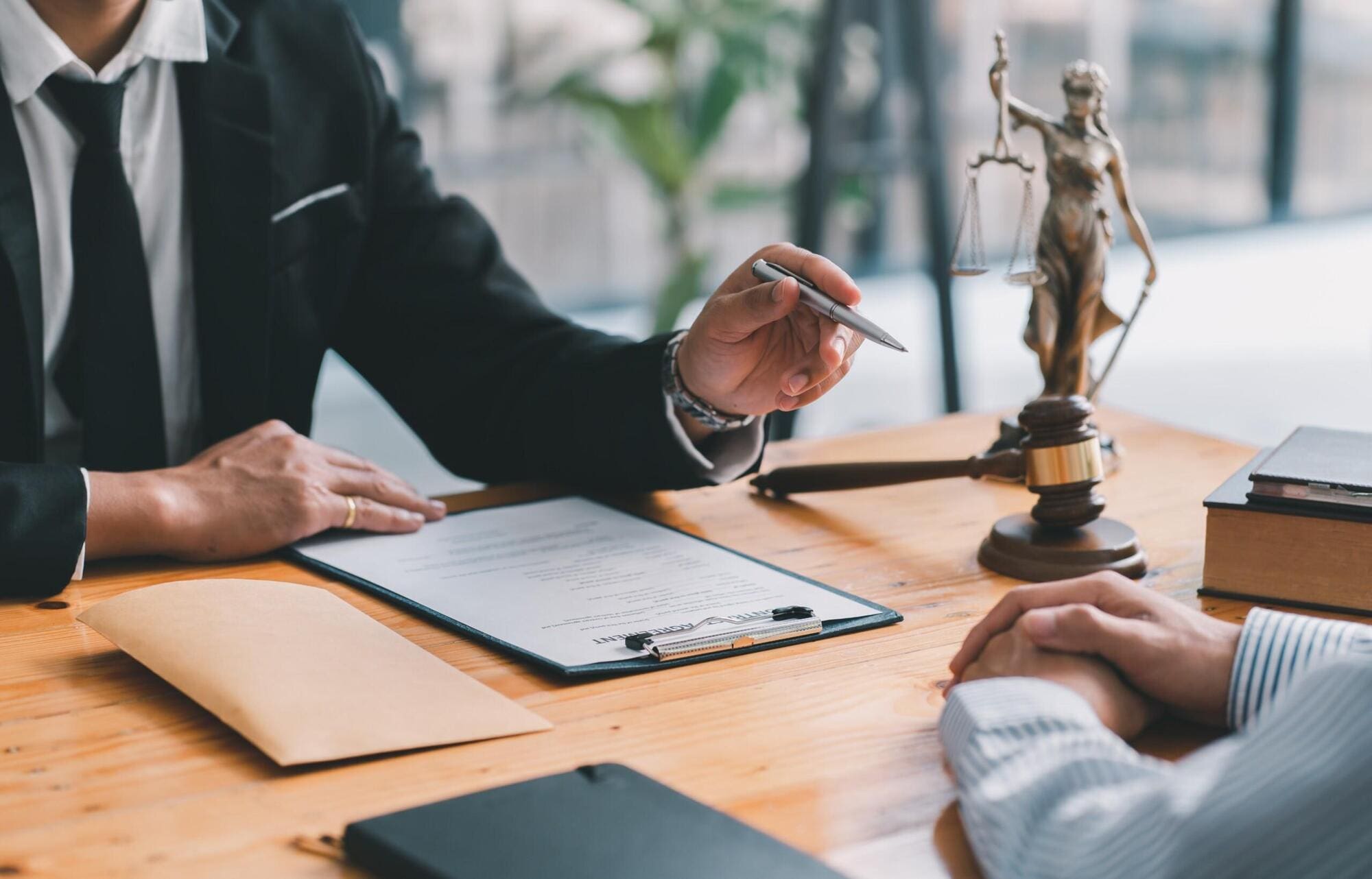 What to Prepare Before Speaking to a Construction Solicitor in Croydon